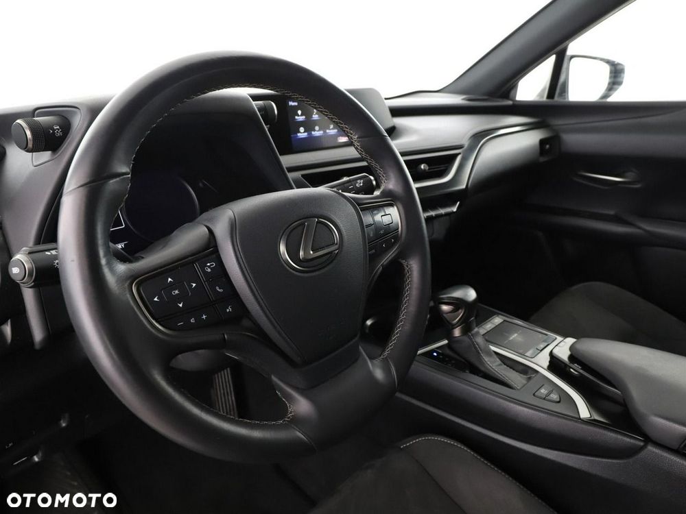 Lexus UX 250h - 15