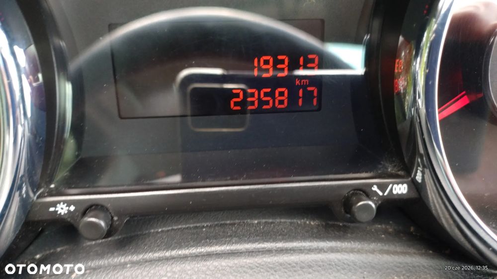 Peugeot 3008 1.6 HDi Premium - 19