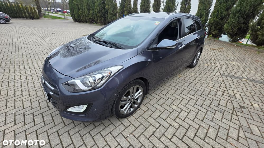 Hyundai i30 blue 1.6 CRDi Premium - 12