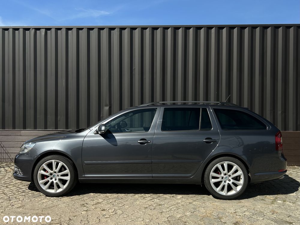 Skoda Octavia 2.0 TSI DSG RS - 2