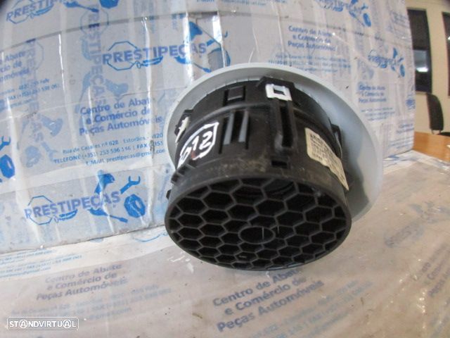Grelha Friso 687602078R 08239006 RENAULT TWINGO 3 FASE 1 2014 1.0I 71CV 5P AZUL BEBE FRT DRT GRE VENTILAÇÃO - 2