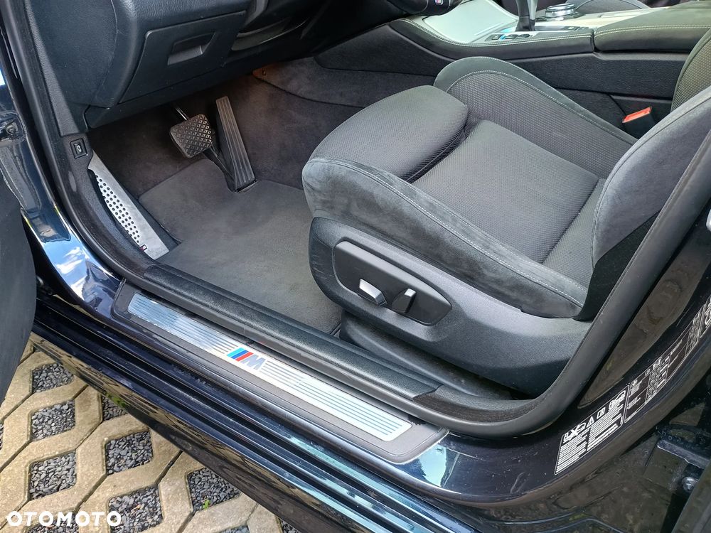 BMW Seria 5 525d xDrive - 9