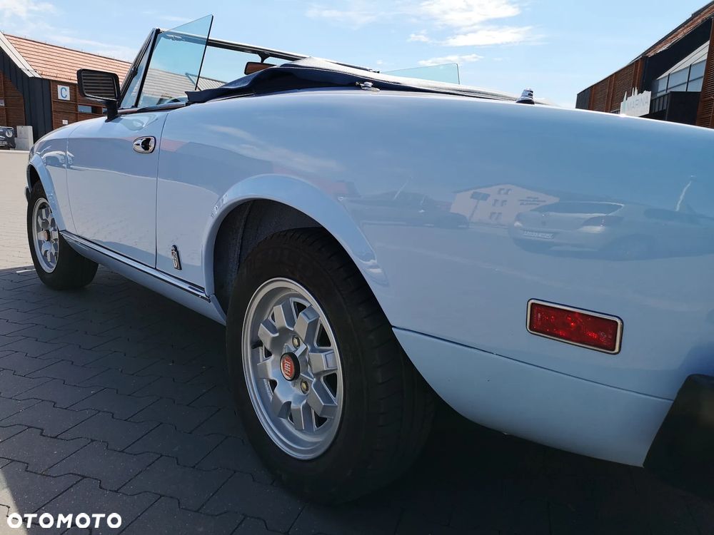Fiat 124 Spider - 9
