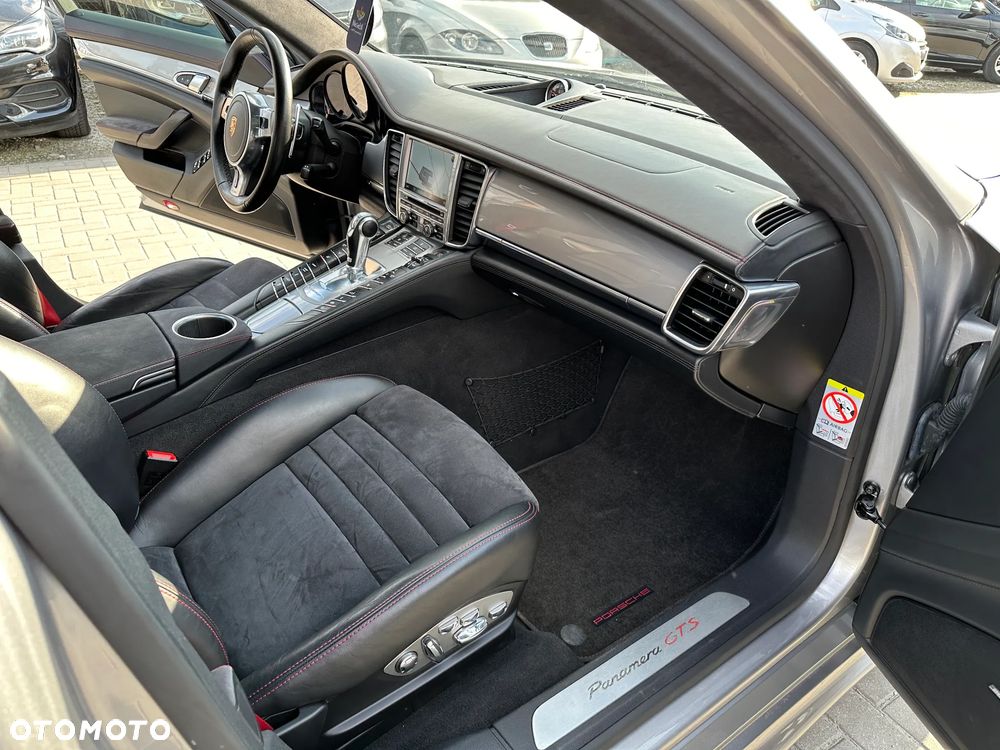 Porsche Panamera GTS - 24