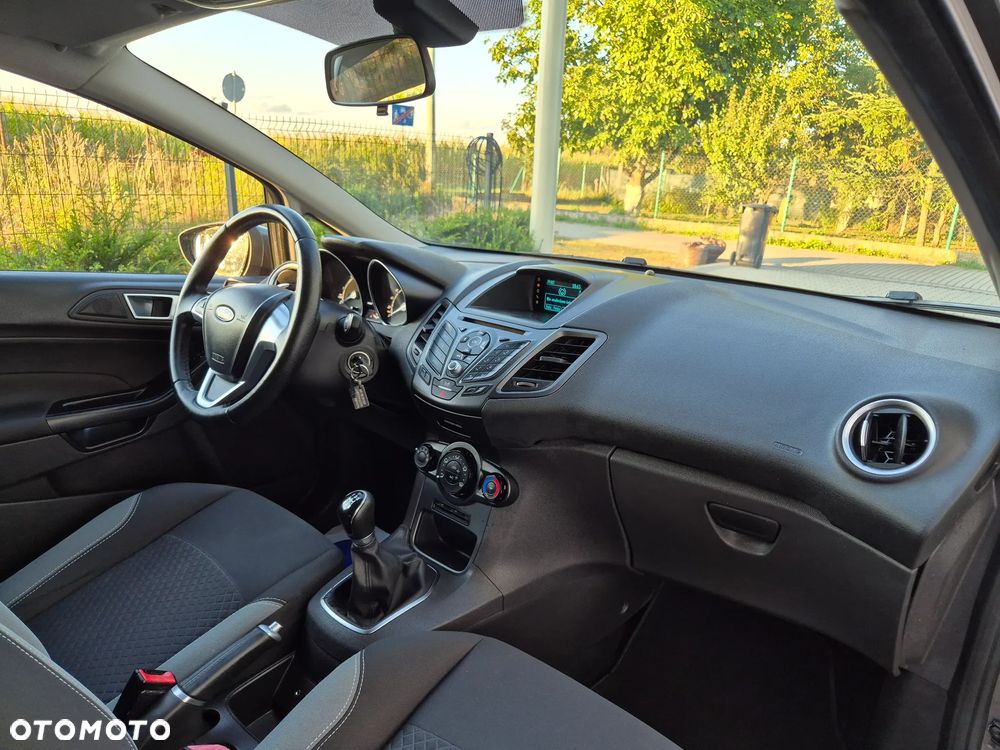 Ford Fiesta - 23