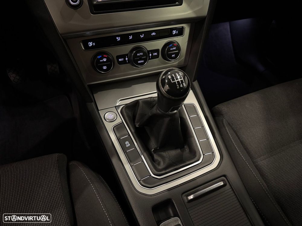 VW Passat Variant 1.6 TDI Confortline - 38