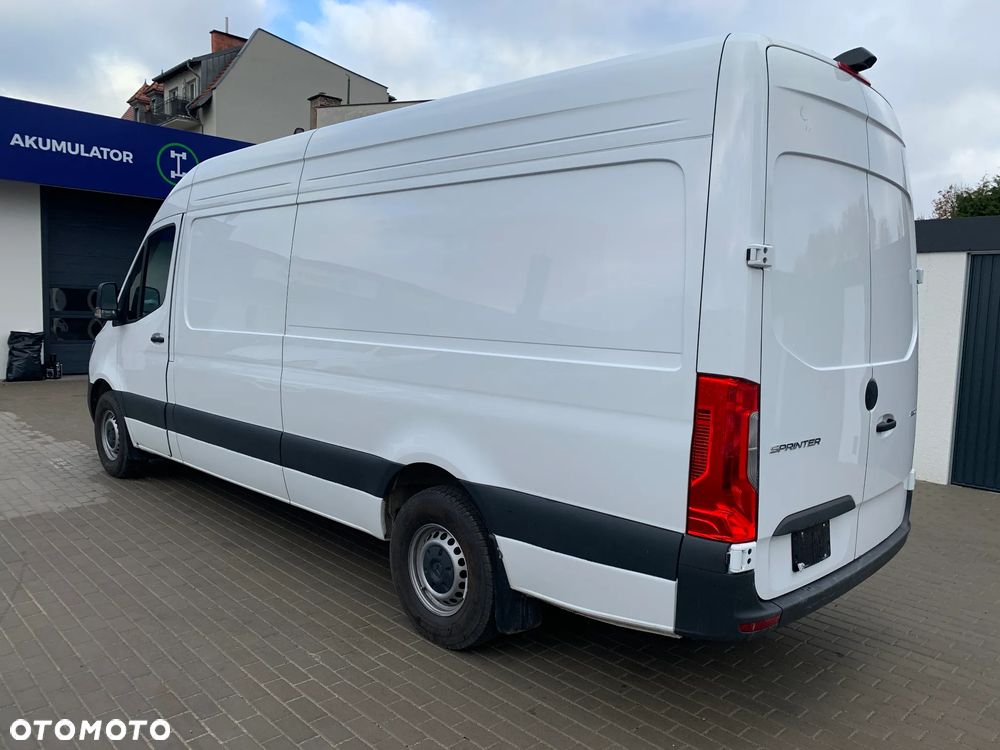 Mercedes-Benz Sprinter - 6