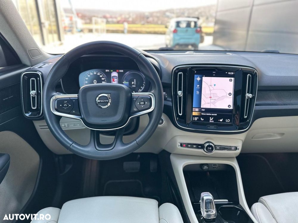 Volvo XC 40 Recharge T5 Twin Engine AT7 R-Design - 24