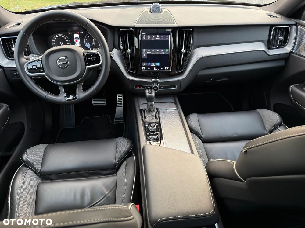Volvo XC 60 T6 AWD Geartronic RDesign - 27