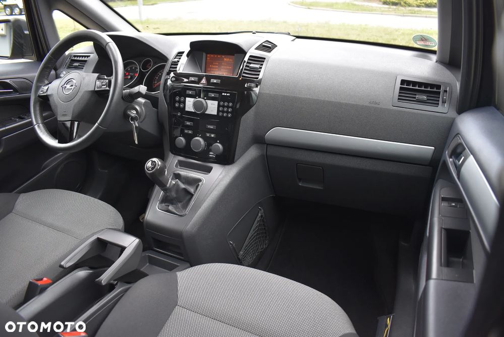 Opel Zafira - 36