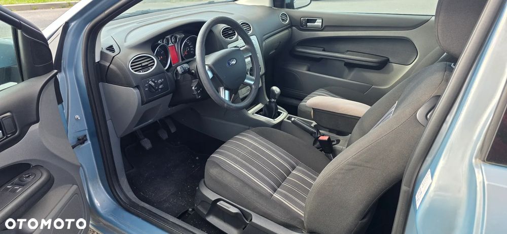 Ford Focus 1.6 16V Style - 24