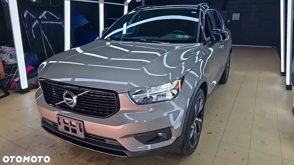 Volvo XC 40 T5 AWD Geartronic R-Design - 2