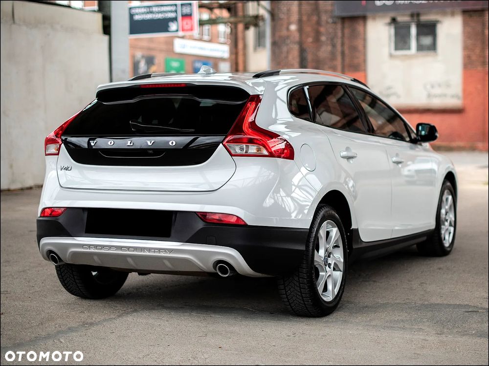 Volvo V40 Cross Country - 9
