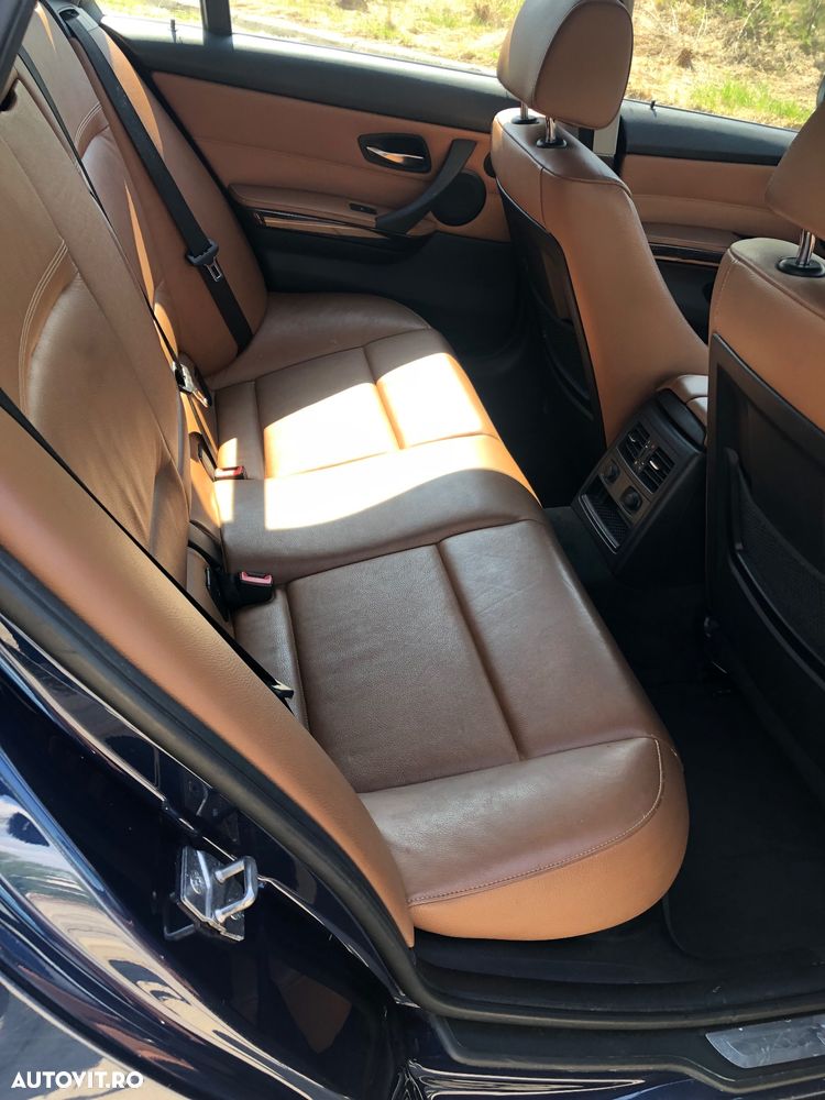 BMW Seria 3 320d DPF Edition Sport - 11