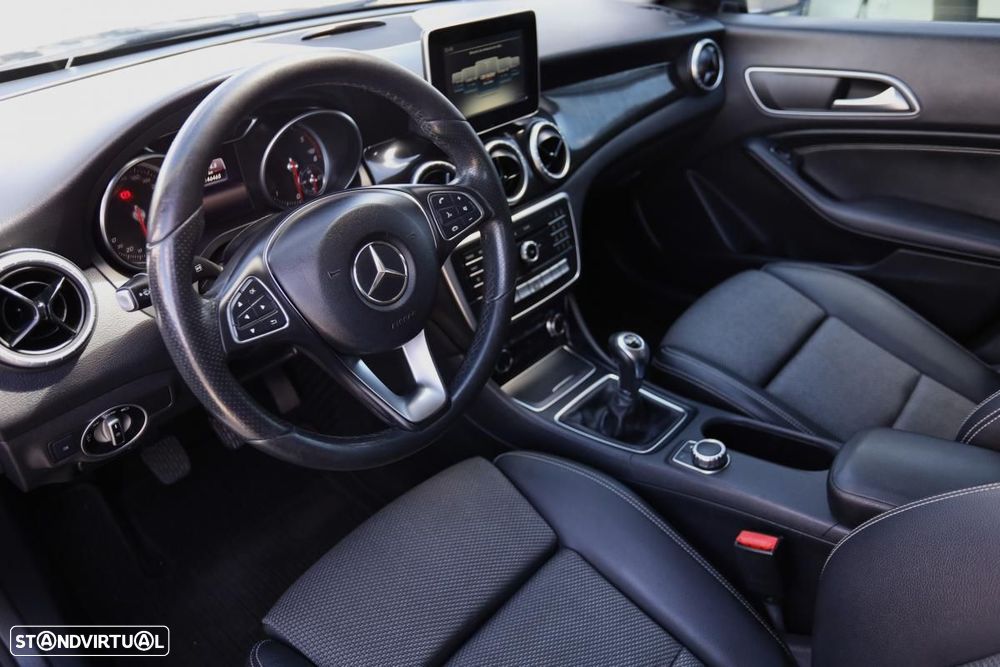 Mercedes-Benz CLA 180 d Shooting Brake - 8