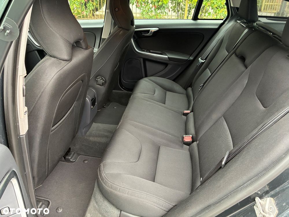 Volvo V60 D2 Base - 10