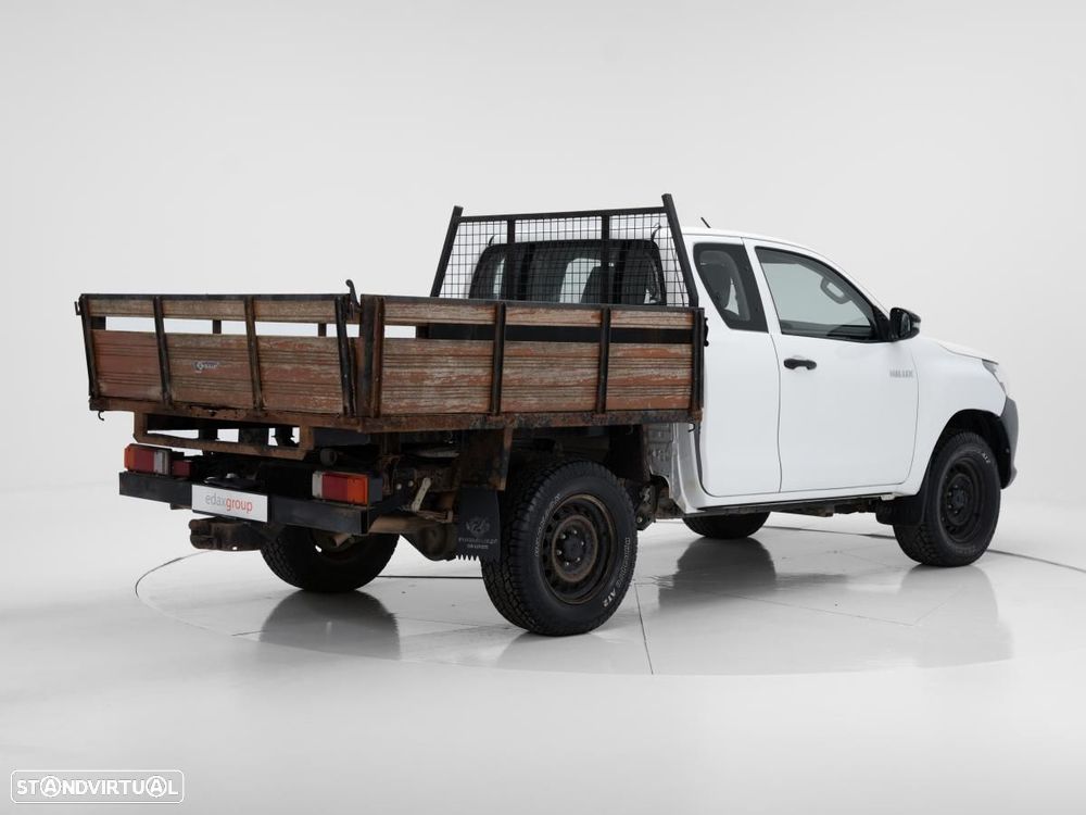 Toyota Hilux 2.4 D-4D 4WD CE 3L c/iva - 4