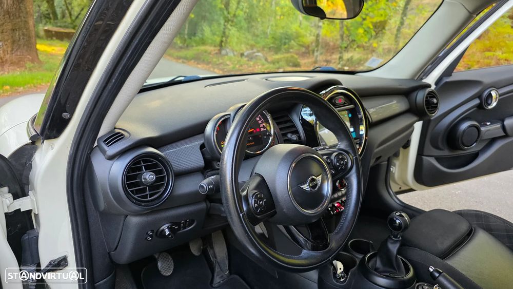 MINI 5 Portas Cooper D 60 Years Chili - 19