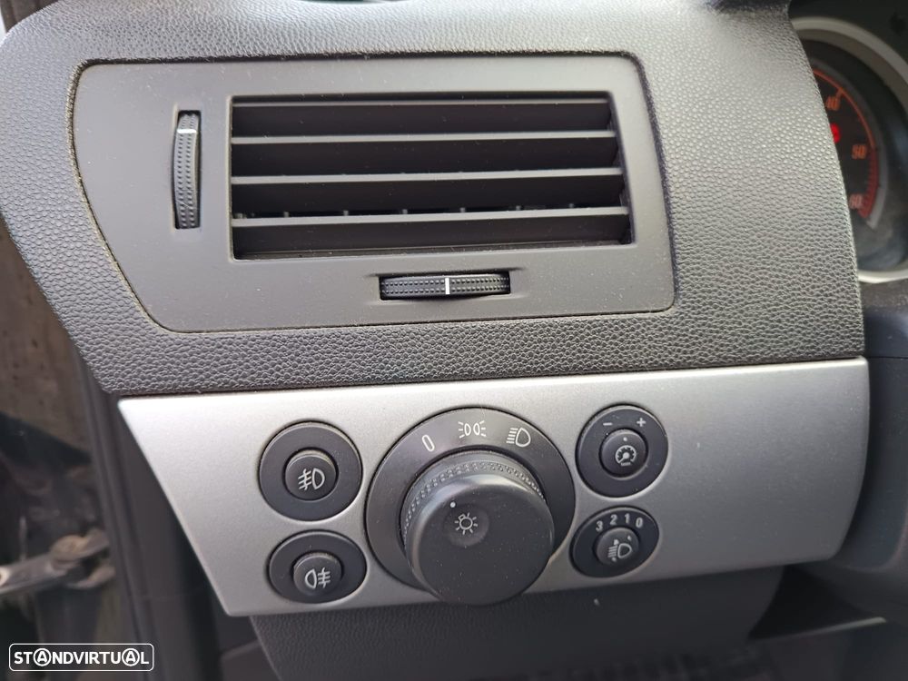 Opel Astra GTC 1.7 CDTI DPF Sport - 26