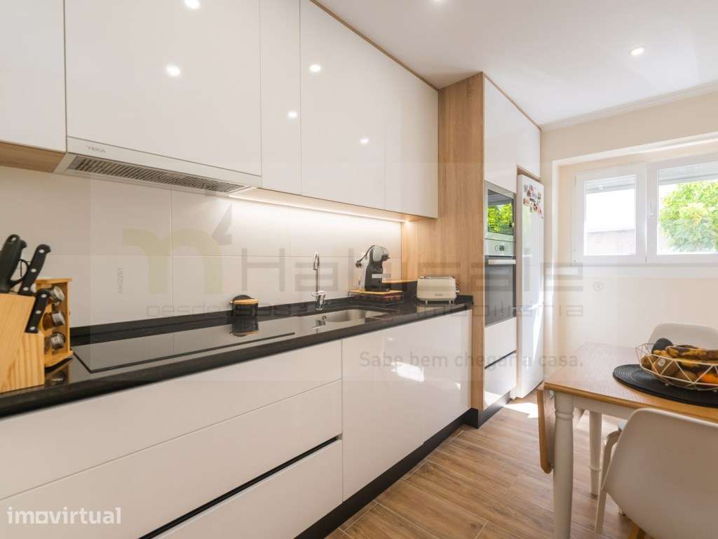 Oportunidade única: Apartamento T2 totalmente remodelado junto à es... - Grande imagem: 2/26