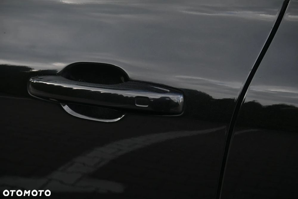 Volvo XC 60 D5 SCR AWD R-Design - 20