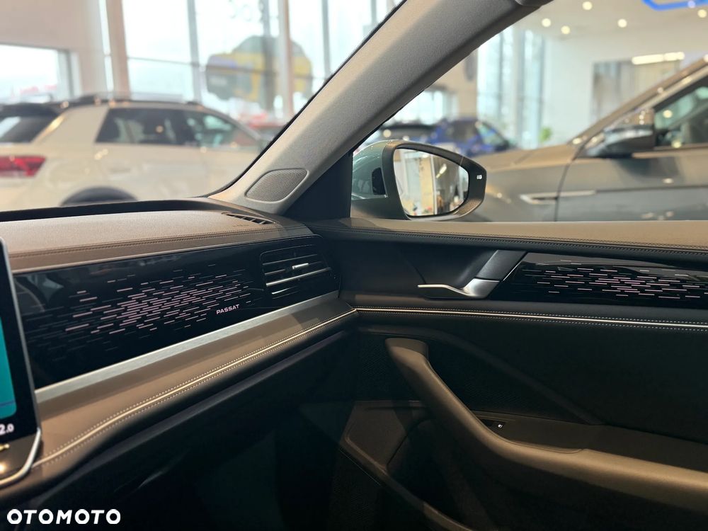 Volkswagen Passat 2.0 TDI SCR Elegance DSG - 13