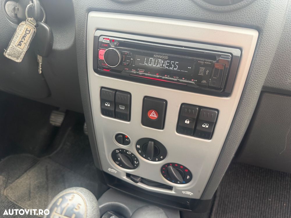 Dacia Logan 1.6 16V Laureate - 9