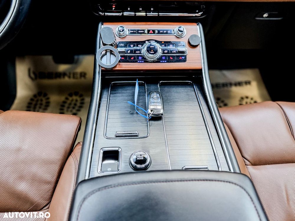 Lincoln Aviator - 18