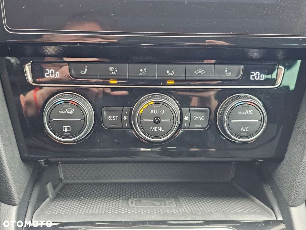 Volkswagen Passat Variant - 25