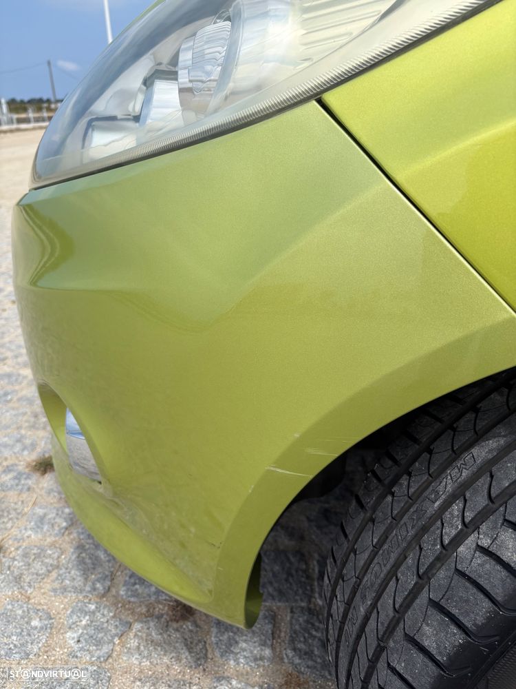 Ford Fiesta 1.4 TDCI Titanium - 25