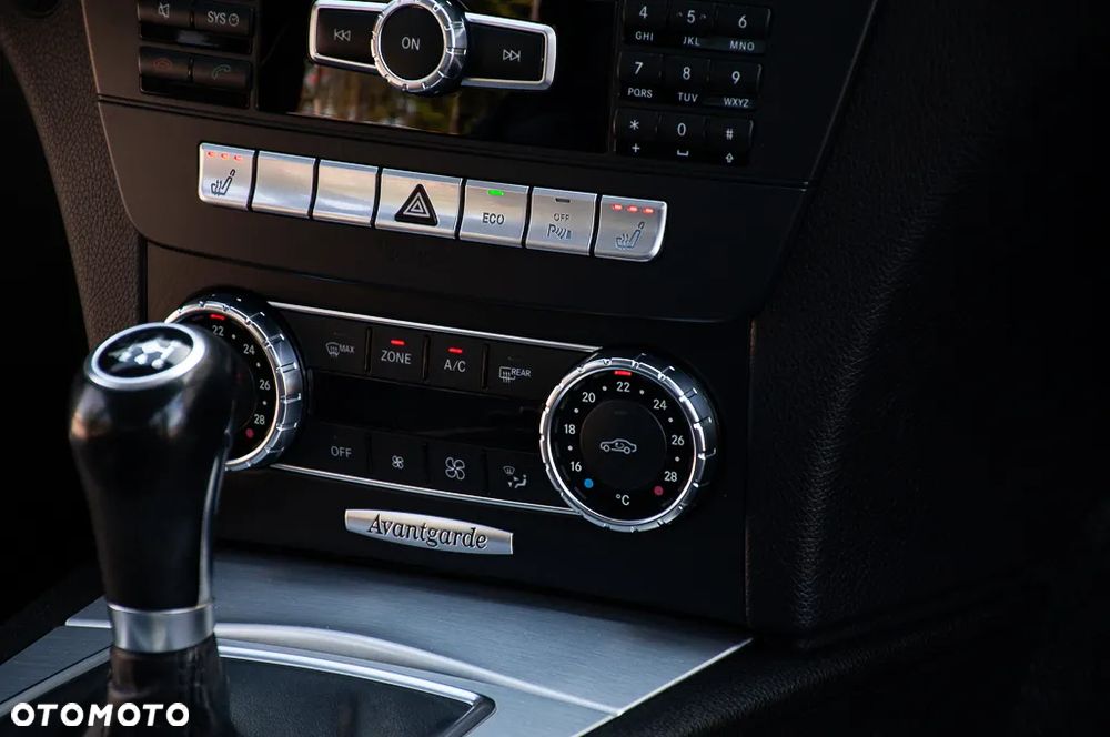 Mercedes-Benz Klasa C 180 T BlueEFFICIENCY Avantgarde - 20