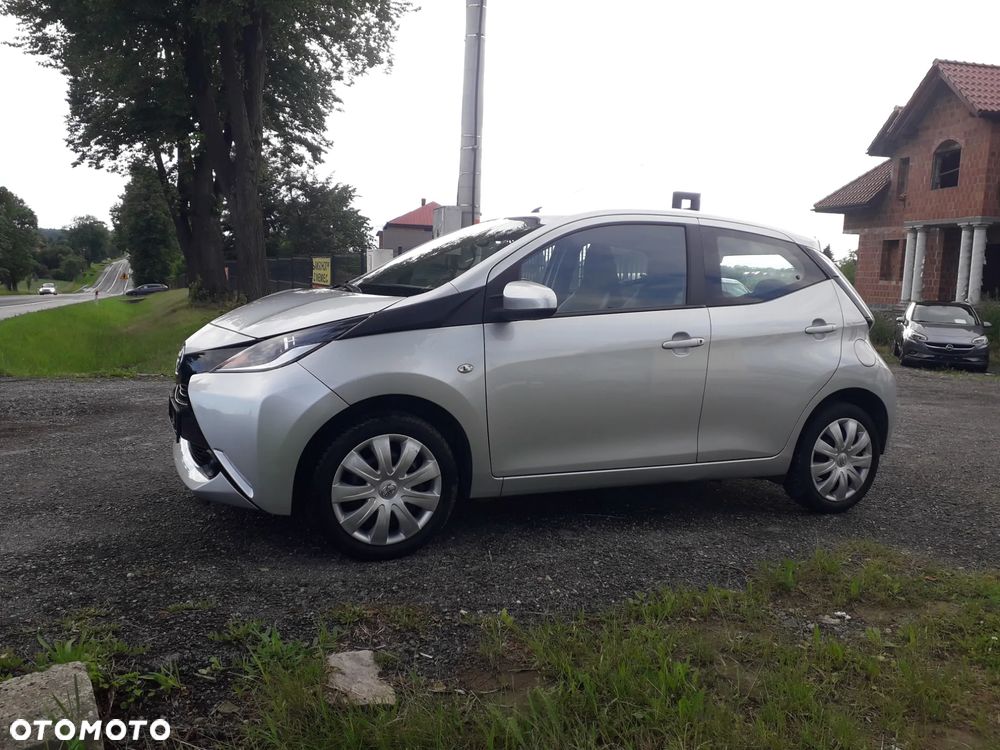 Toyota Aygo x-play - 1