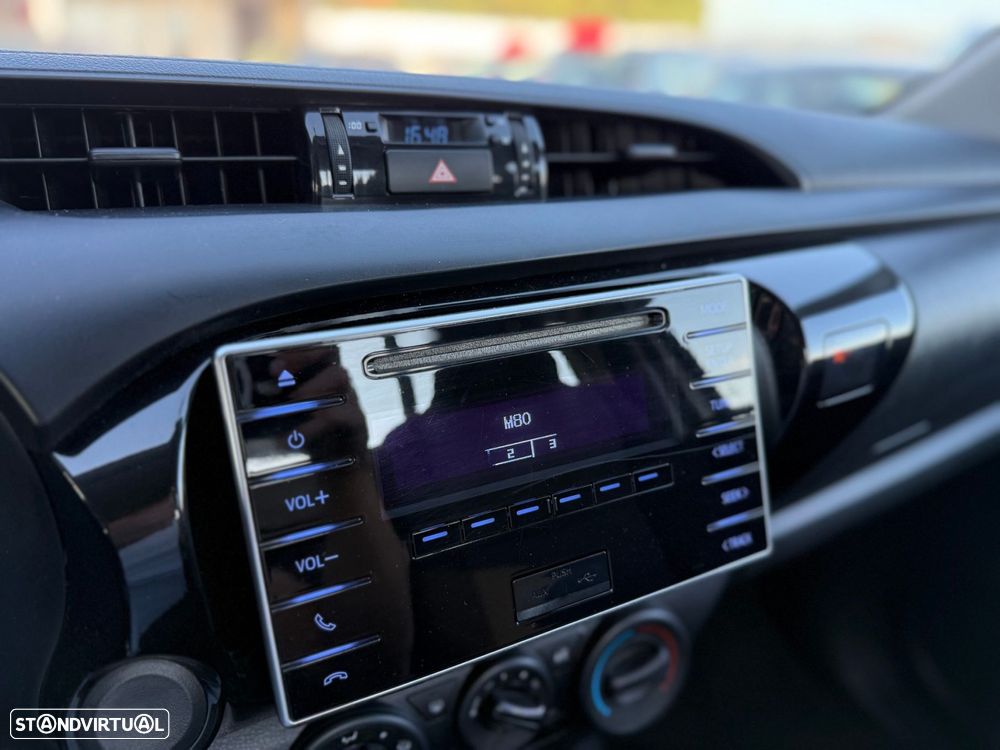 Toyota Hilux 2.4 D-4D 4WD CE CH - 30