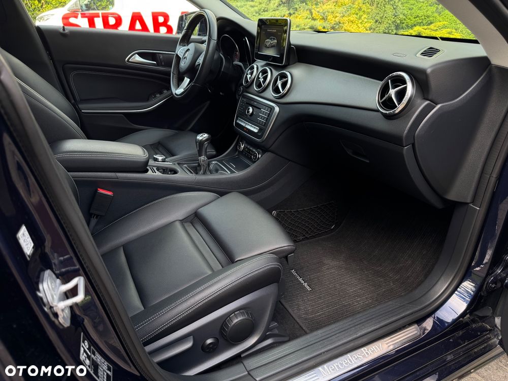 Mercedes-Benz CLA 180 d AMG Line - 13
