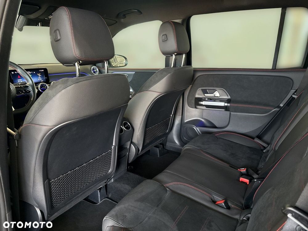 Mercedes-Benz GLB - 24