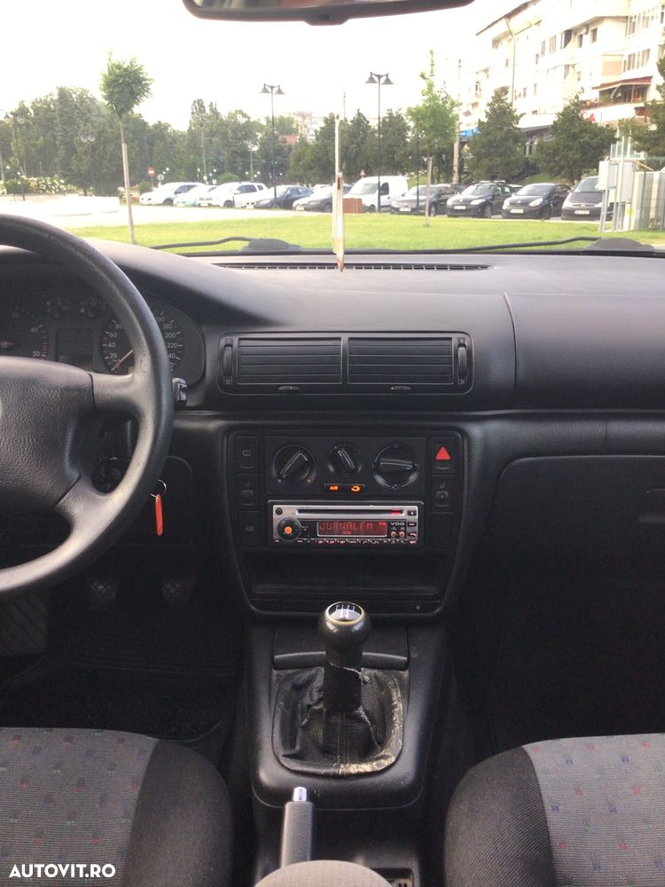 Volkswagen Passat - 11