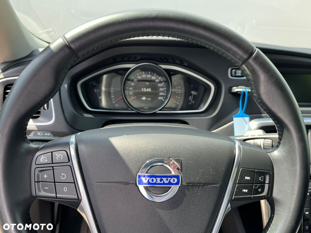 Volvo V40 - 18