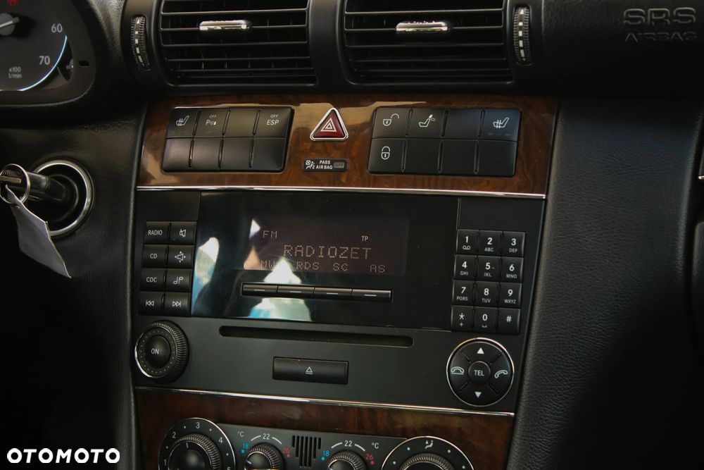 Mercedes-Benz Klasa C 180 Kompressor Automatik Classic - 36