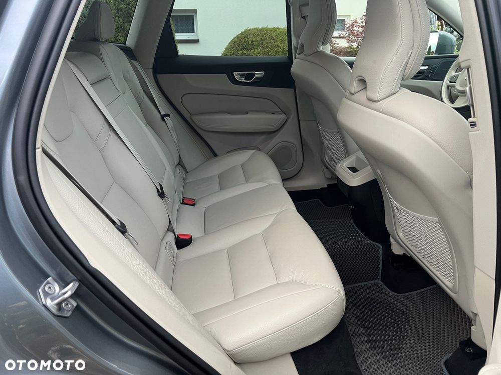 Volvo XC 60 B4 D AWD Inscription - 16