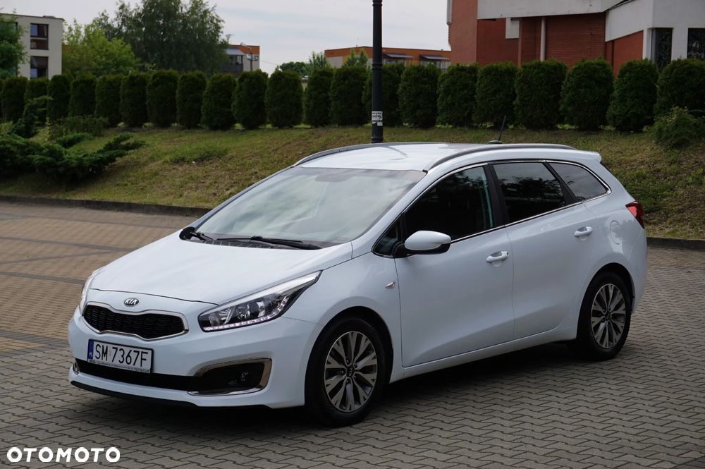 Kia Ceed 1.6 GDI Dream Team Edition - 2
