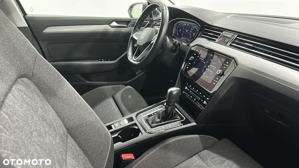 Volkswagen Passat - 15