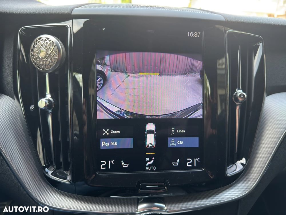 Volvo XC 60 D5 AWD Geartronic RDesign - 31