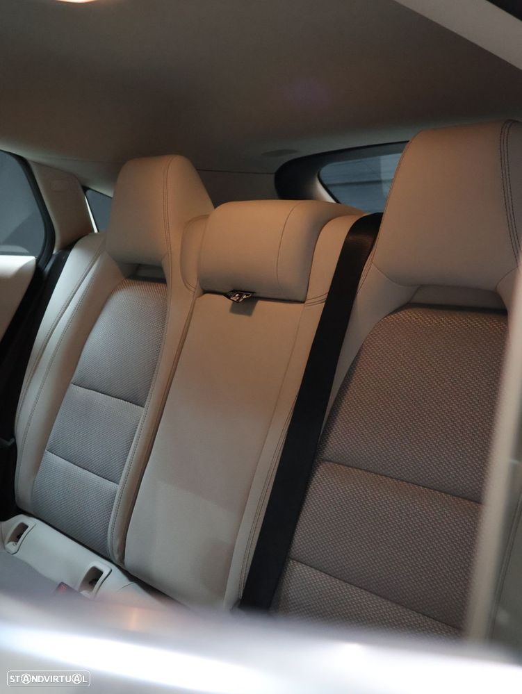 Mercedes-Benz CLA 180 d Shooting Brake Urban - 9