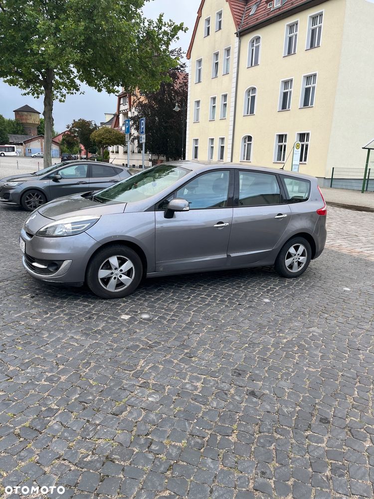 Renault Scenic 1.9 dCi Privilege Euro5 - 7