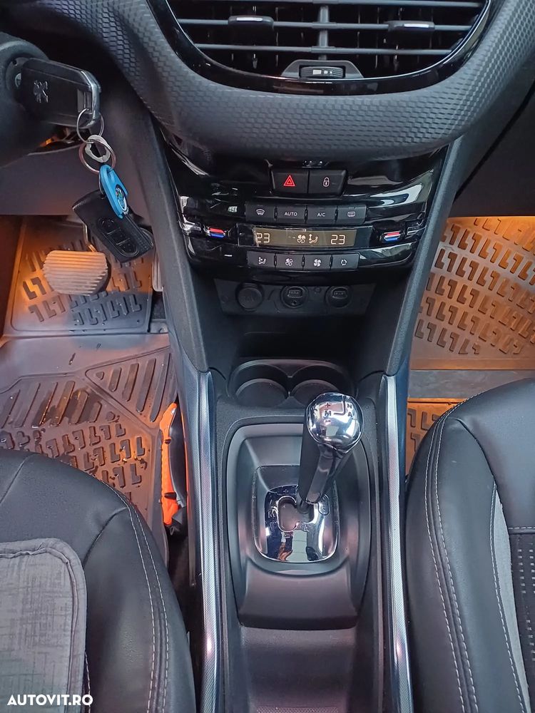 Peugeot 2008 e-HDi FAP 92 EGS6 STOP & START Allure - 6