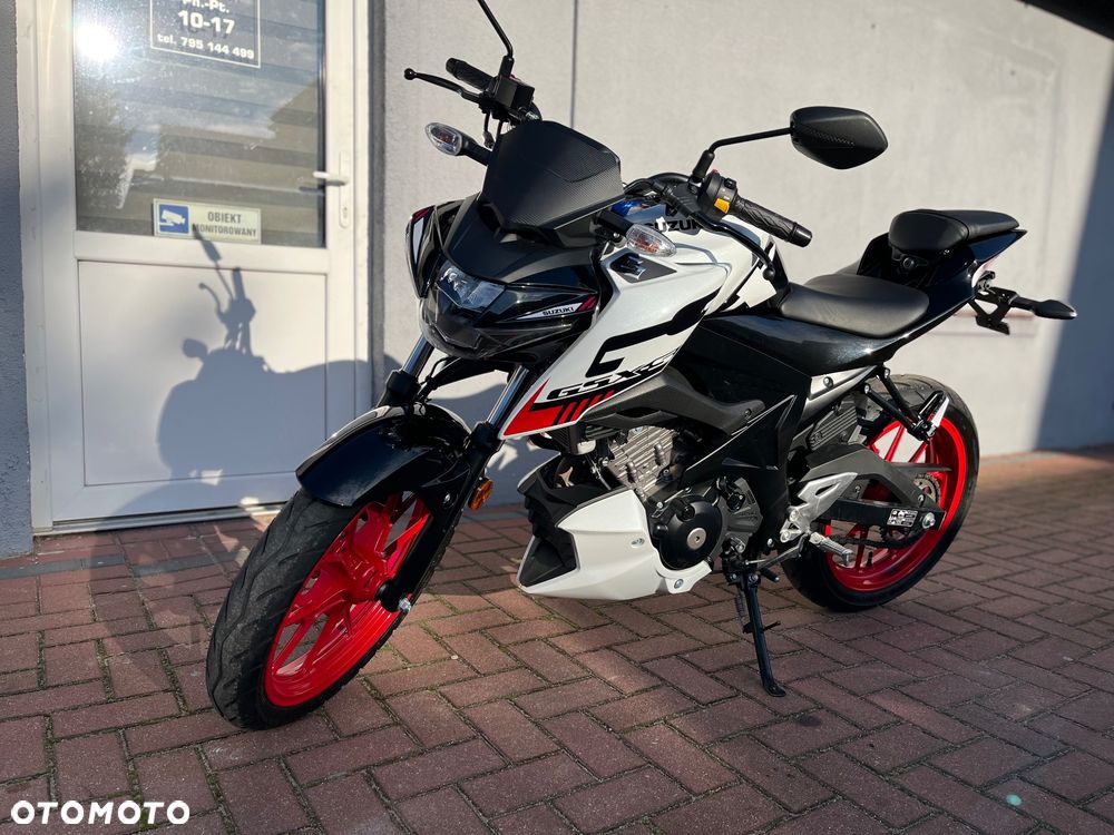 Suzuki GSX - 3