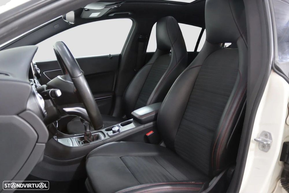 Mercedes-Benz CLA 200 d AMG Line - 11