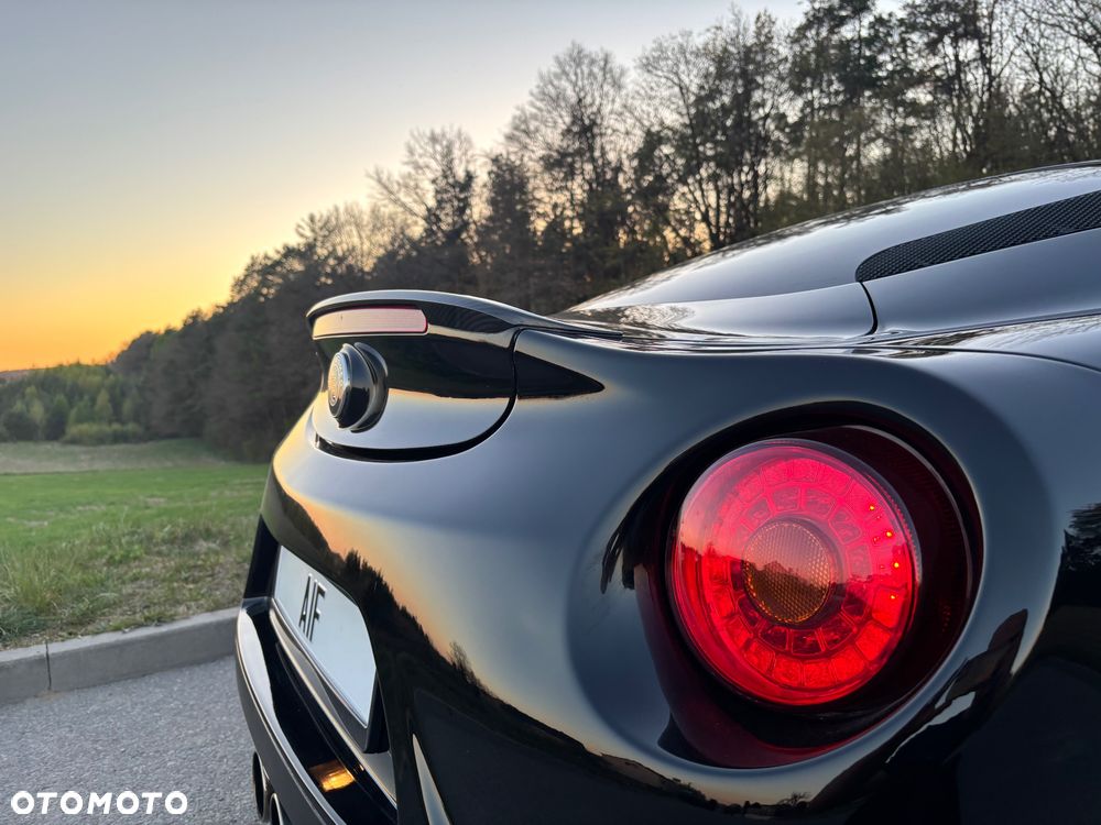 Alfa Romeo 4C - 8