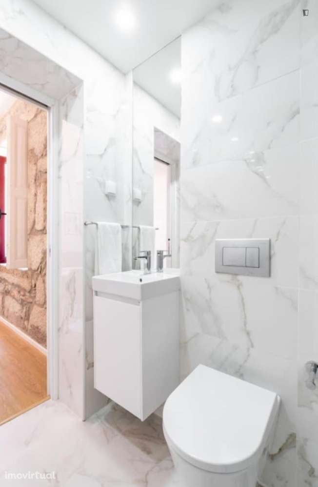 Apartamento com 1 quartos - localizado em Lordelo do Ouro Porto - Grande imagem: 2/18