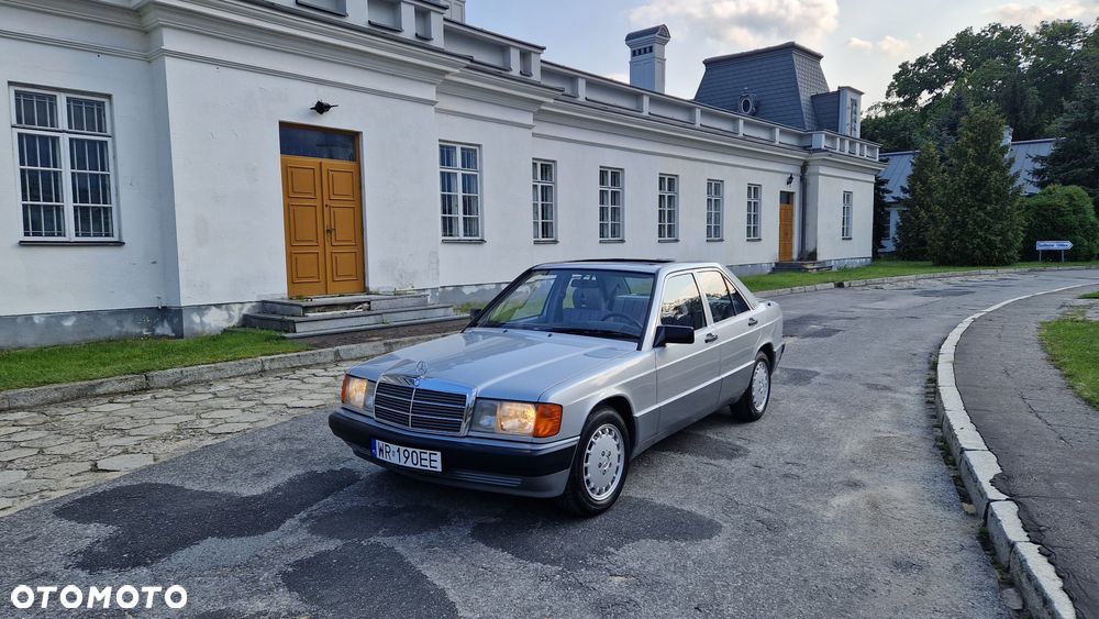 Mercedes-Benz W201 (190) - 2
